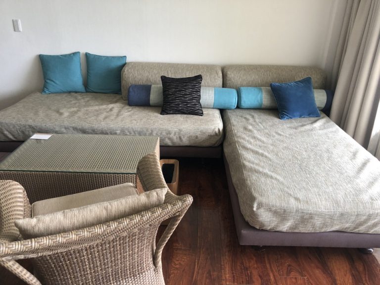 ソファ、デスク