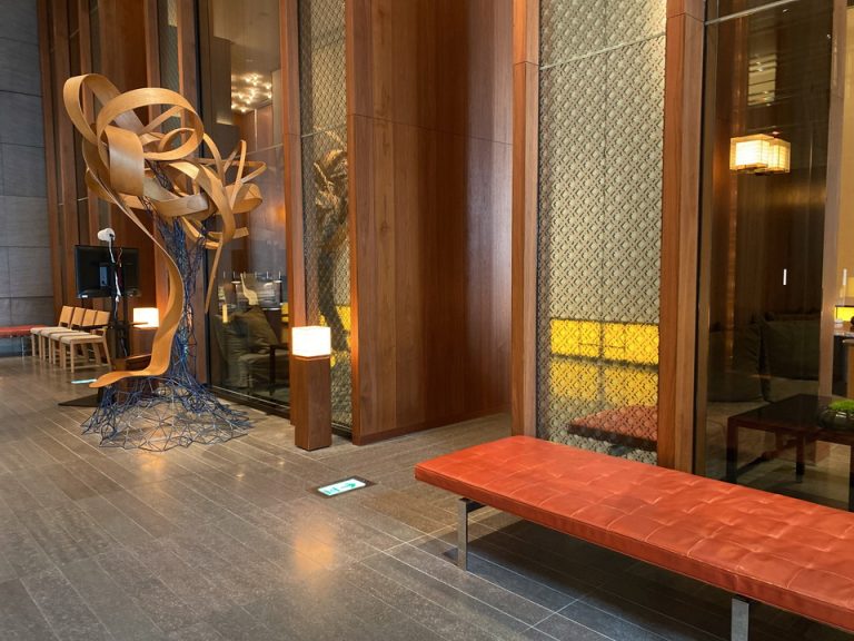 ラウンジロビー外観