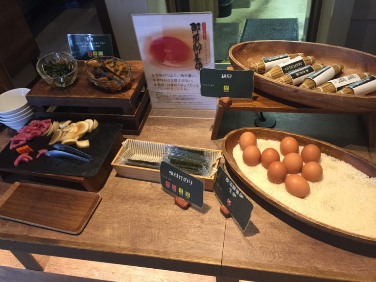 和食コーナーには藁納豆と生卵が美味しかったです