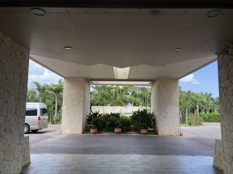 エントランス内観