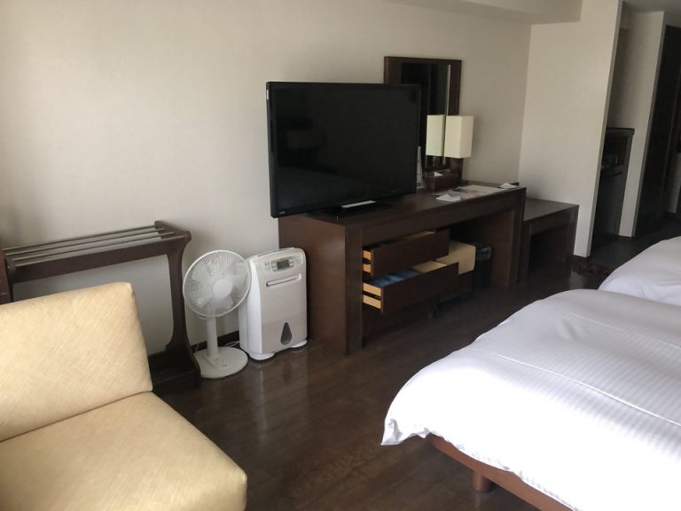 客室全体(入口方向)