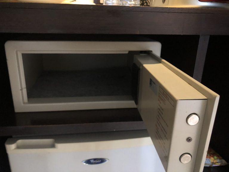 セーフティーボックス(開けた状態)