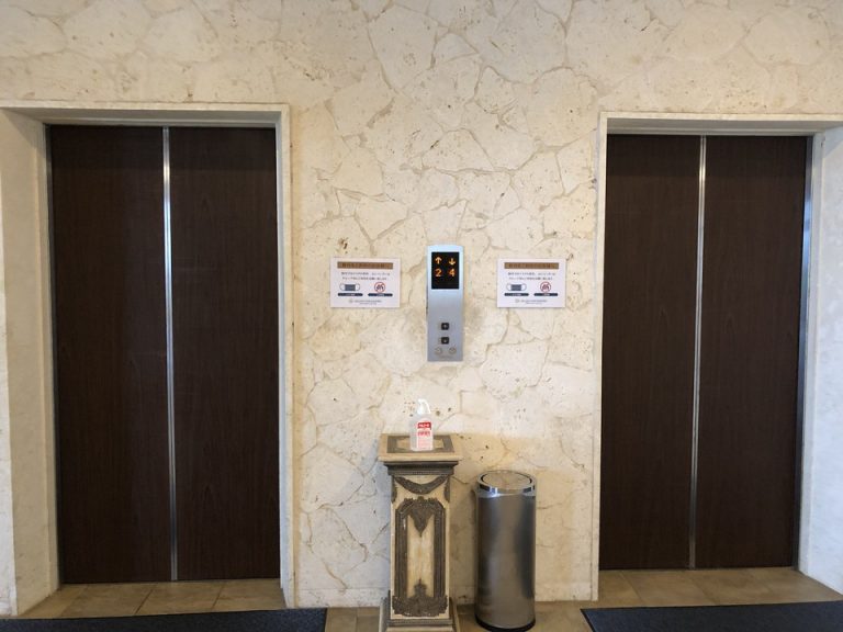 エレベーターホール(フロント階)