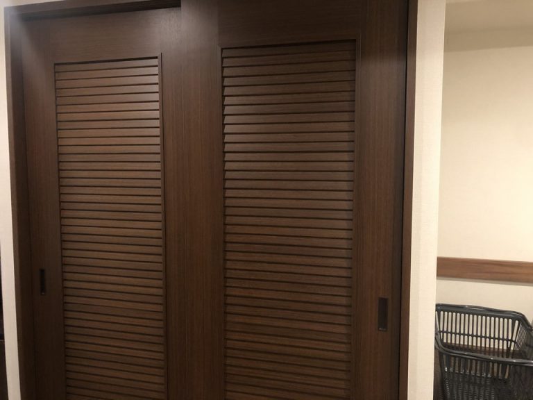 クローゼット外観(閉じた状態)