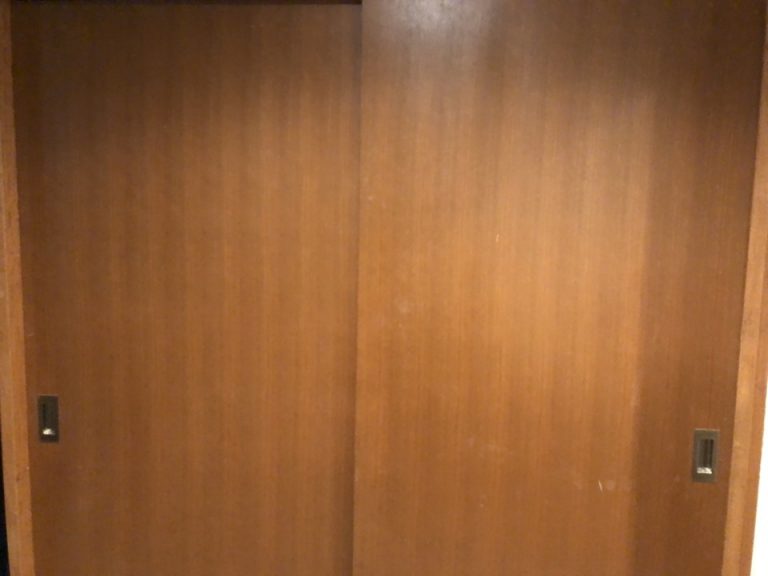 クローゼット外観(閉じた状態)