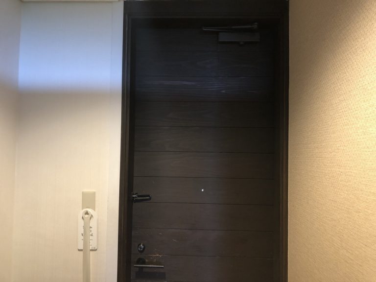 客室入口内観ドア