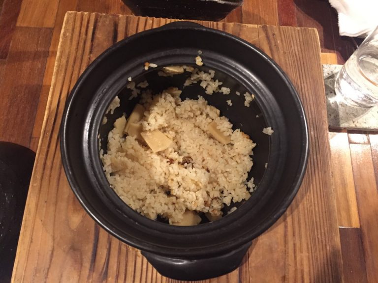 土鍋で炊いたタケノコご飯