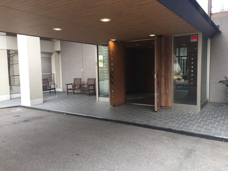 建物はモダンでおしゃれな雰囲気でした