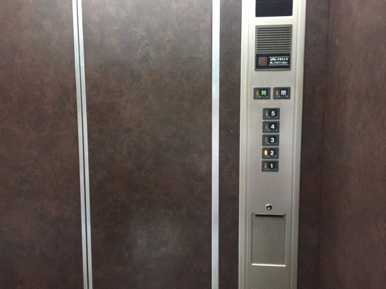 エレベーター階数ボタン