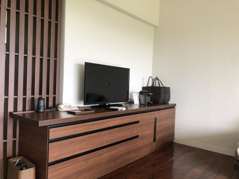 ベッド方向からTV