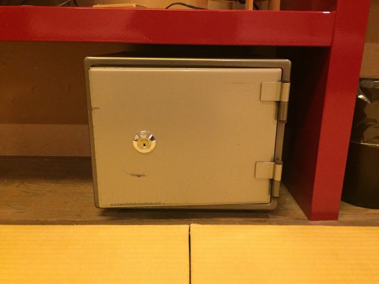 セーフティーボックス(閉じた状態)