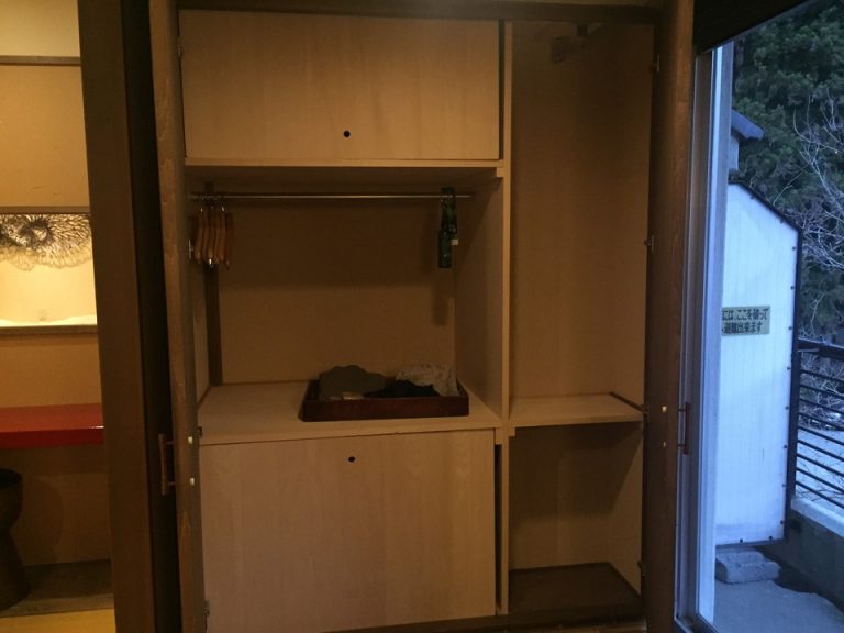 クローゼット(開けた状態)