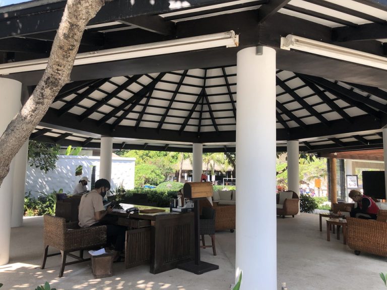 フロントカウンター