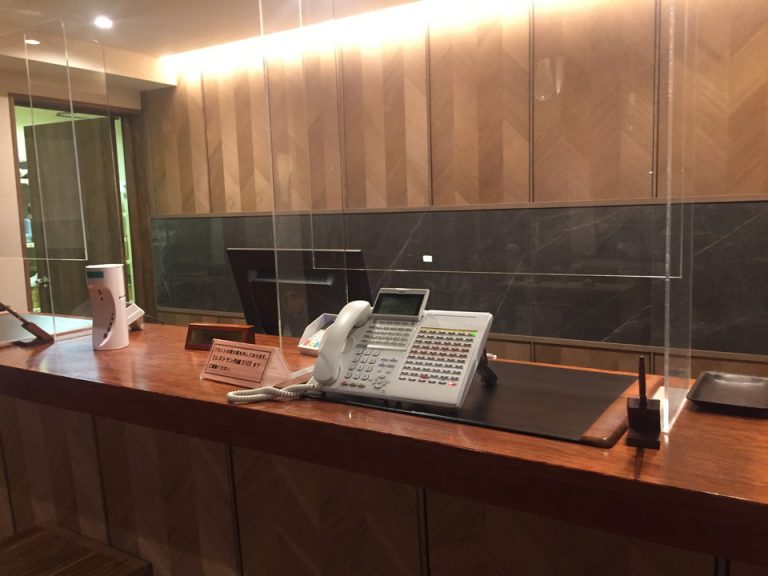 フロントカウンター