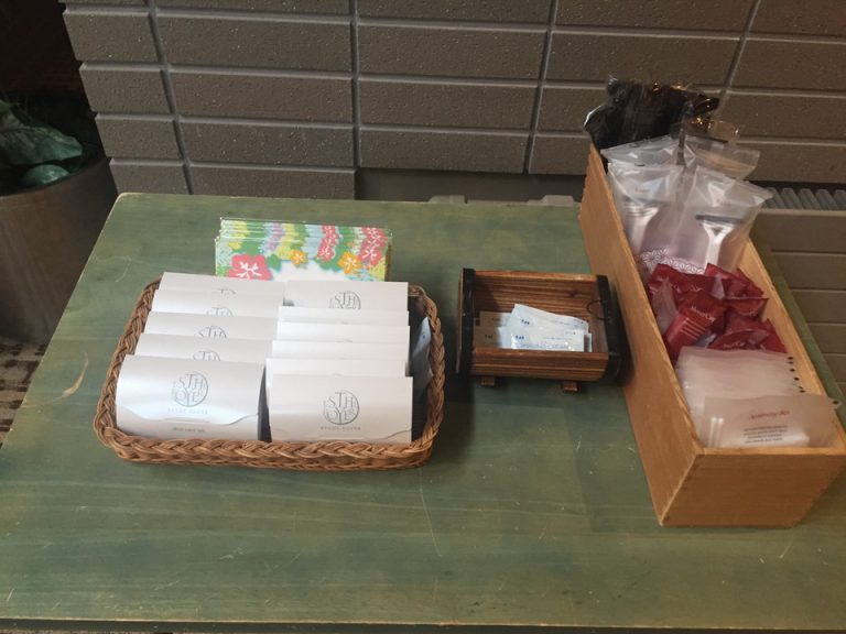 フロント横のアメニティバイキング