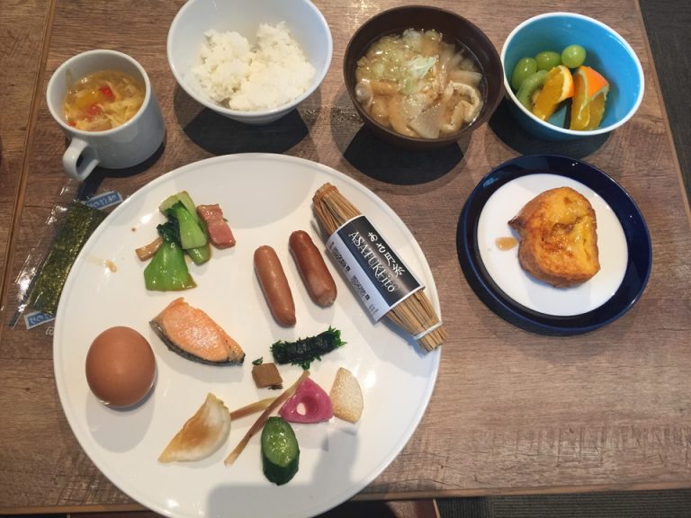 朝食バイキング
