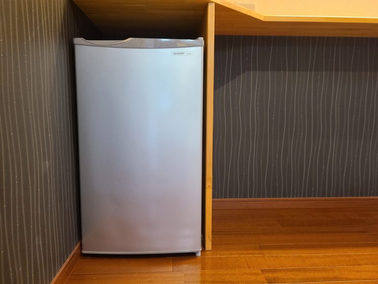 冷蔵庫(閉じた状態)