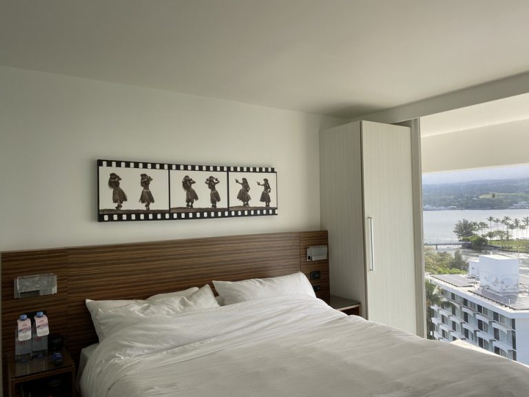 ベッドさいどにはチャージウォーターがありました