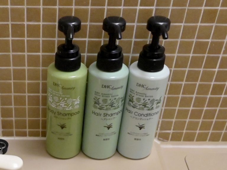 アメニティー5(洗面台2脇)