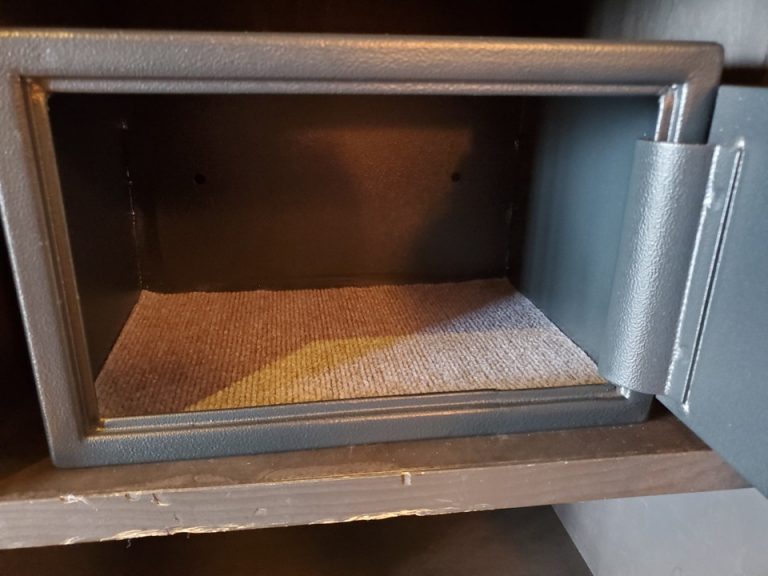 セーフティボックス中