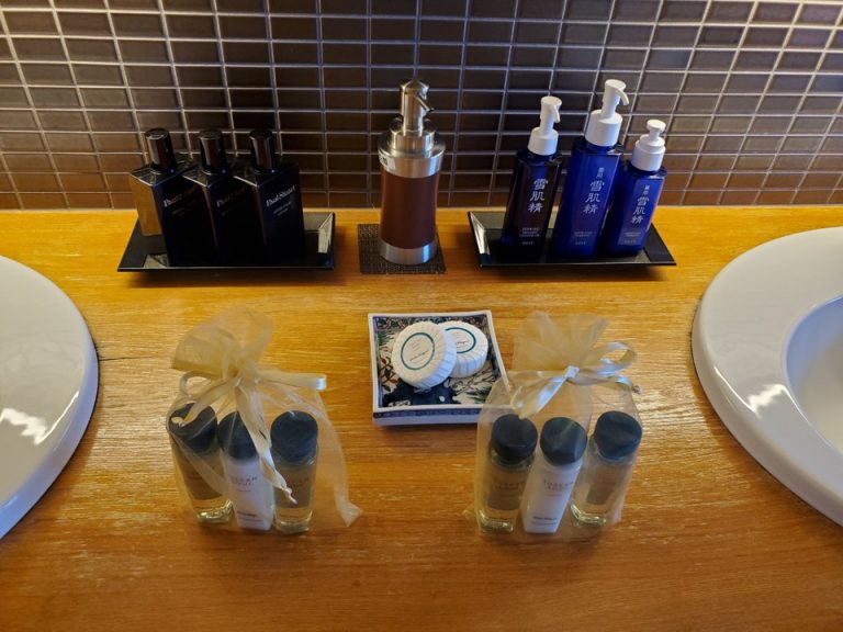 基礎化粧品は雪肌精