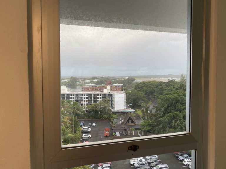 通路には窓もあり外の景色を見ることができました