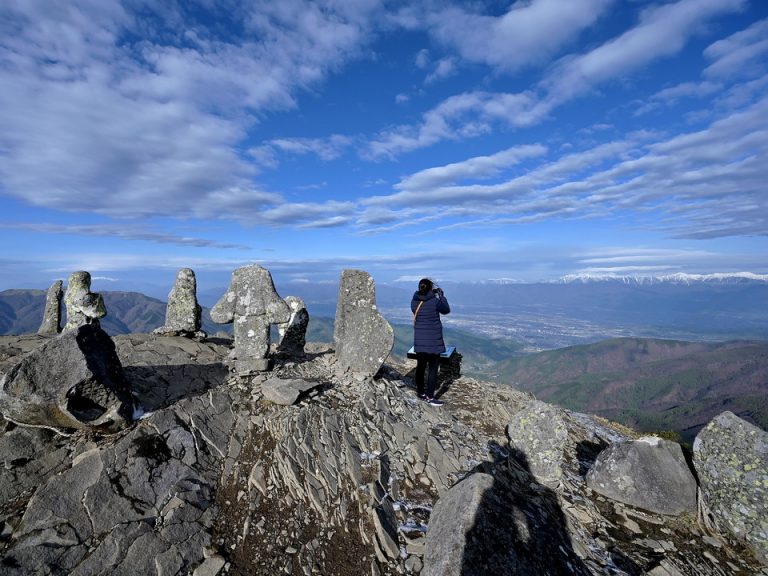 王ヶ鼻(槍ヶ岳を望む)-徒歩20分程度(朝にバスで連れて行ってくれます)