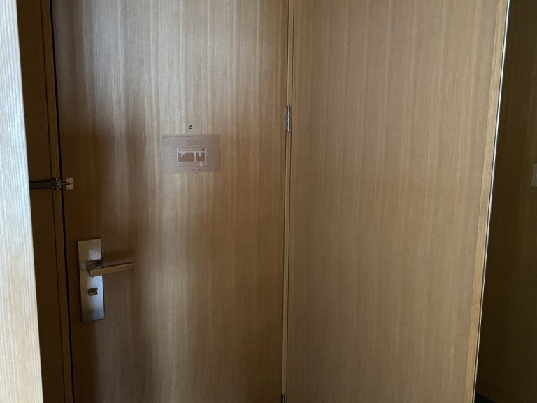 客室内観ドア