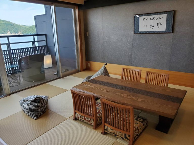 アッパースイートはダイニングと座敷がありました