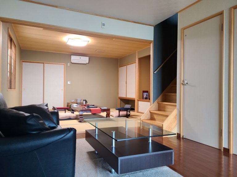 客室全体(窓際方向)