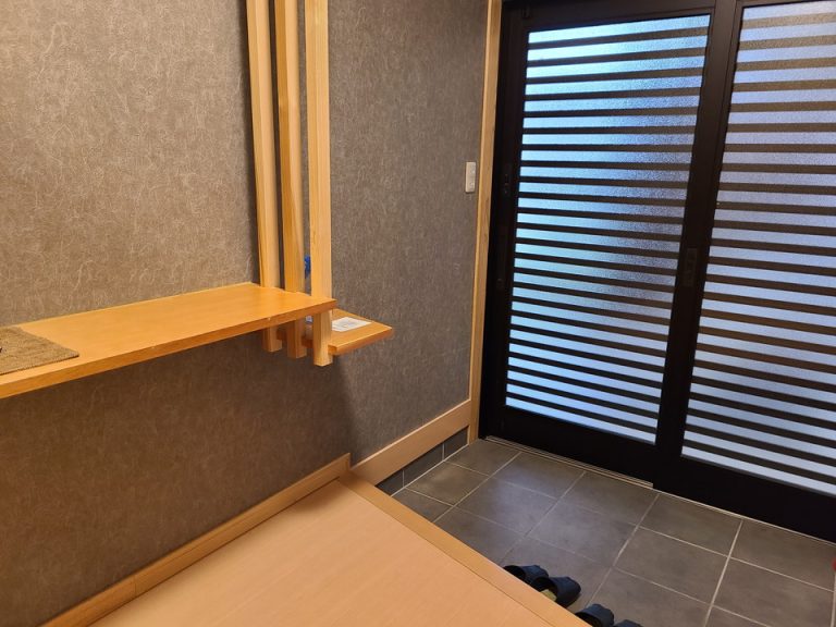 客室入口内観ドア