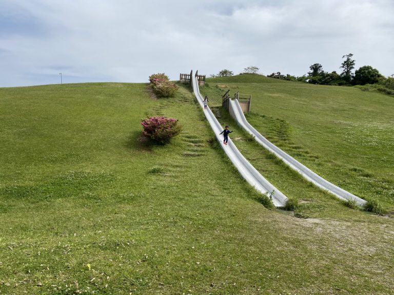 施設内滑り台