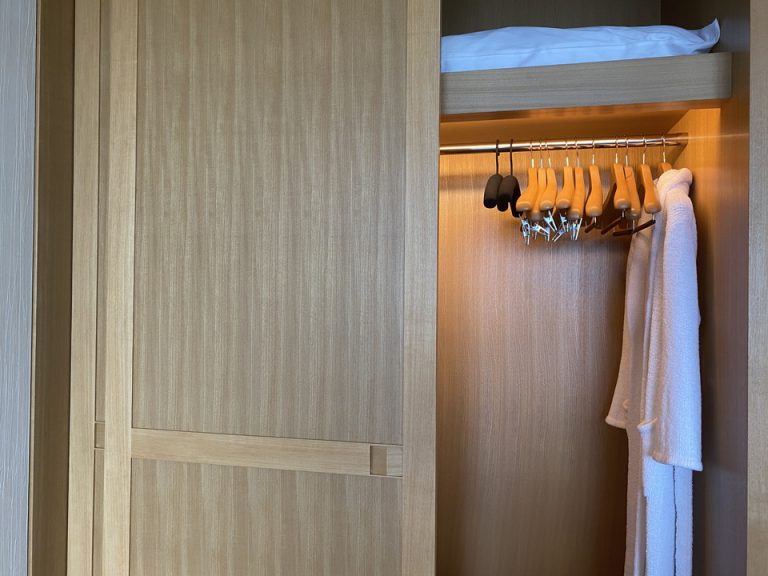 クローゼット(open)