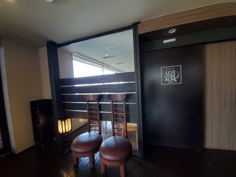 レストラン入り口