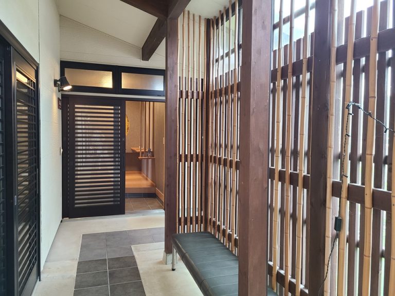 客室入口付近廊下