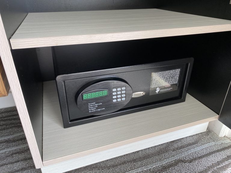 セフティはボックスクローゼットの中にありました