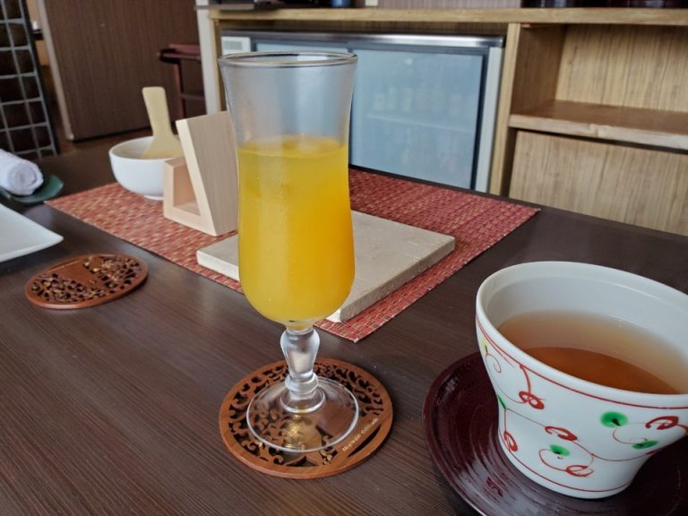 食前に八朔ジュース