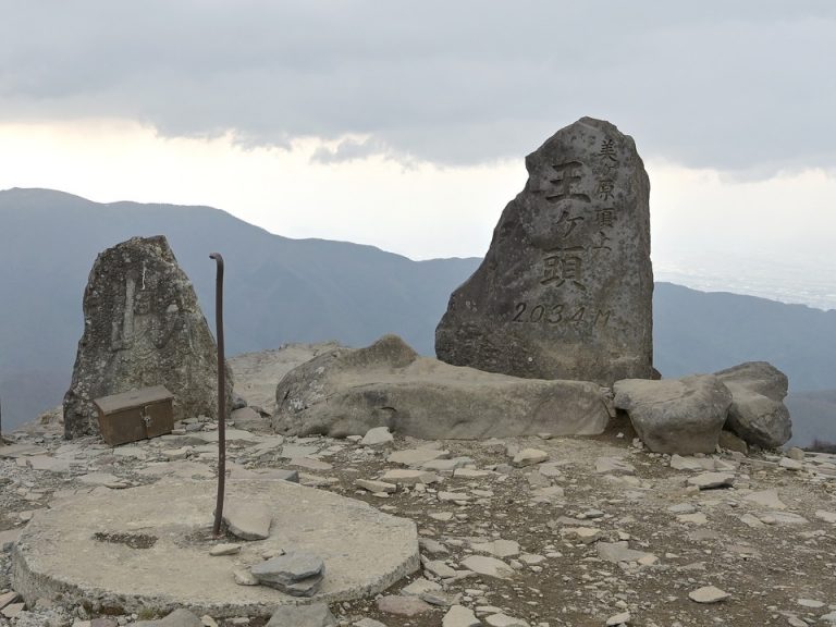 美ヶ原頂上(王ヶ頭)-ホテルのすぐ裏手