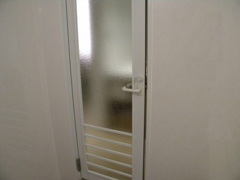 バスルーム内から入口