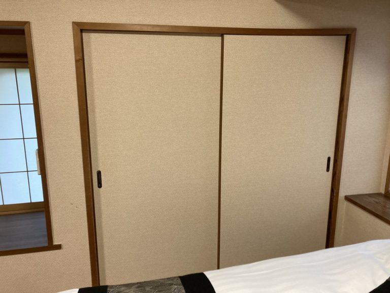 クローゼット閉じた