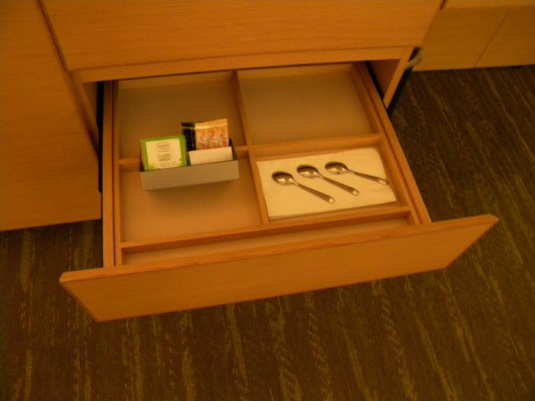 ミニバーカフェコーナー2、引き出しの中