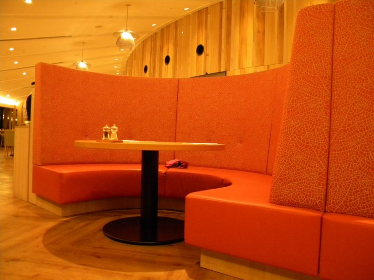 ボタニカ内観ソファ席