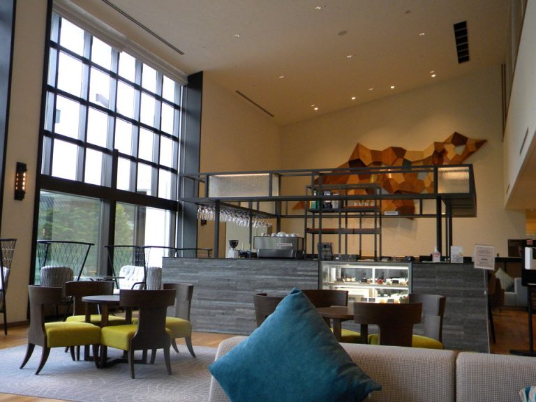 EDENカフェ&バー全景