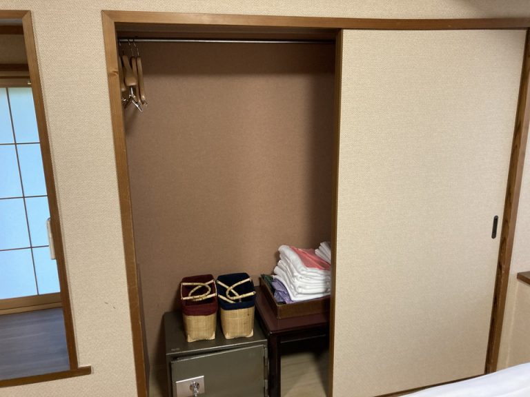 クローゼット開いた