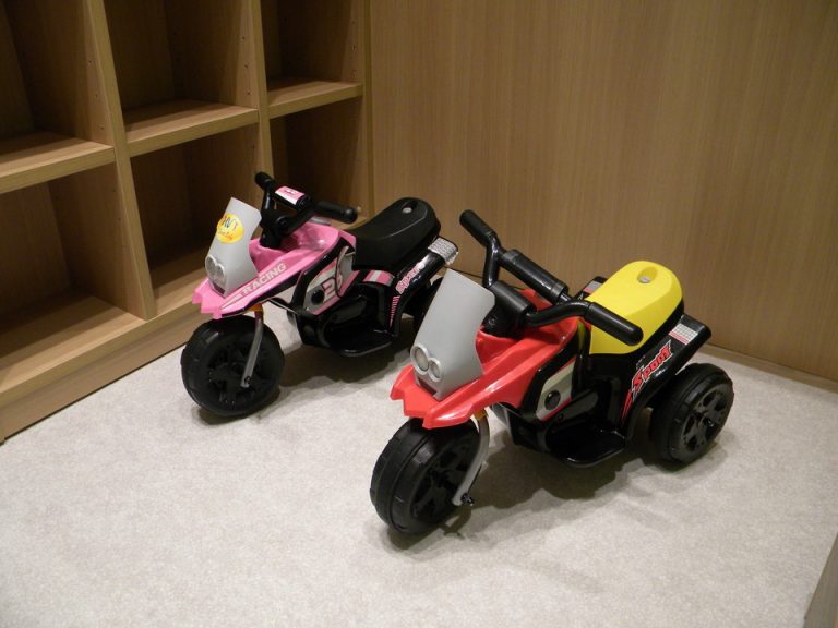 キッズクラブ乗り物