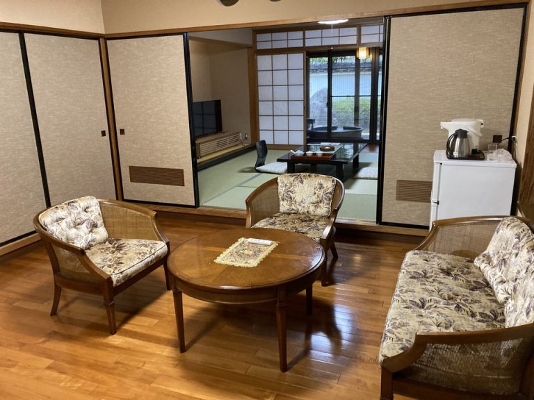 ベットからテレビ