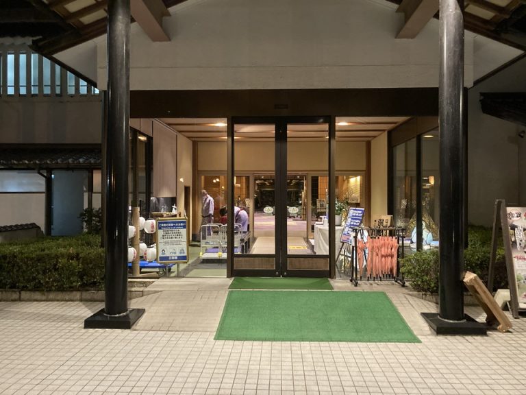 エントランス外観