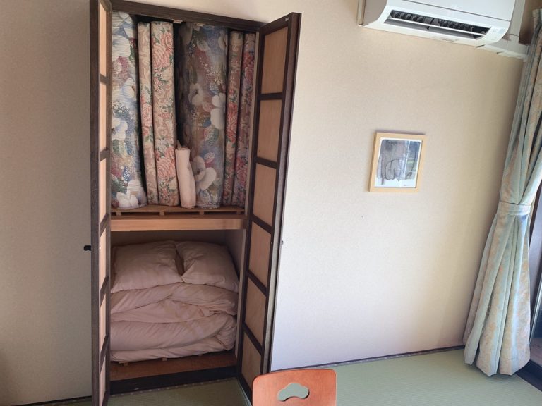 クローゼット外観(4)