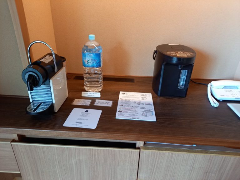 カフェコーナーには人気のカプセルコーヒーメーカーもあります(2)