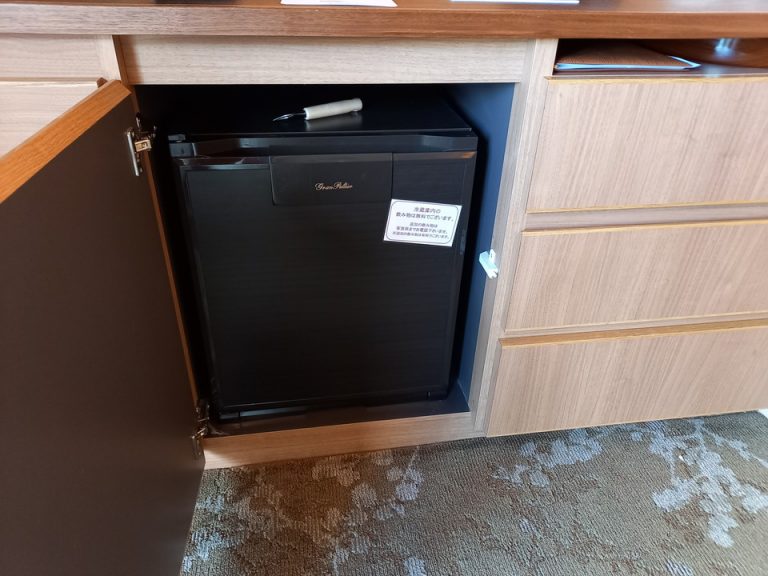 冷蔵庫(閉じた状態)